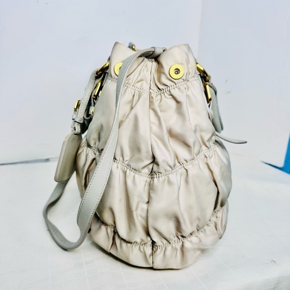 Prada Tessuto Gaufre Satchel in pale Grey/ Gold - Picture 14 of 17